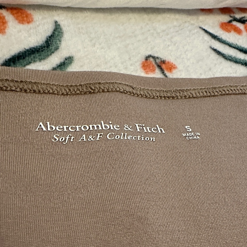 Abercrombie & Fitch Women's Long Sleeve Asymmetrical Taupe Top Modern Minimalist - Picture 3 of 3